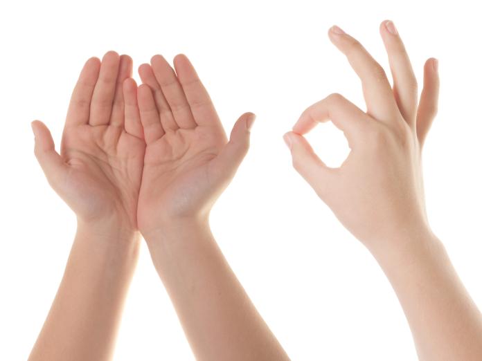 Hænder som viser tegnsprogshandlinger